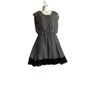 TACERA WOMENS BLACK CHEVRON PATTERN DRESS SZ M